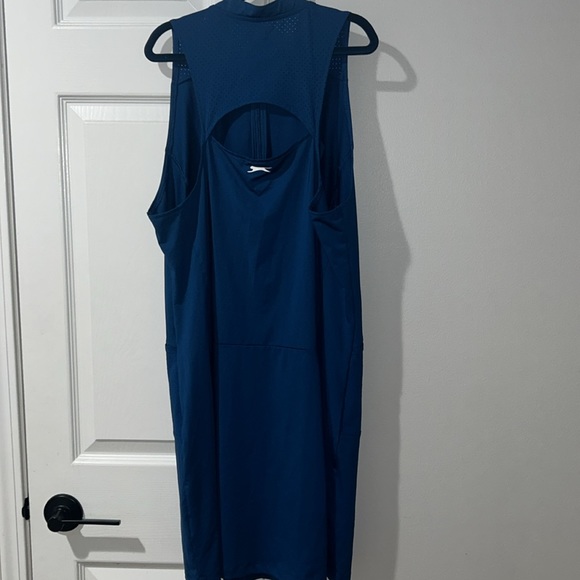 Slazenger Sleeveless Golf Dress - Picture 6 of 6